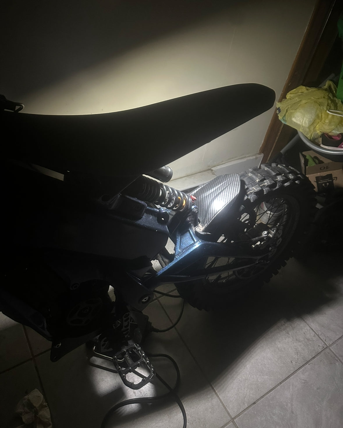 BATTERY POWERED ROCKLIGHT